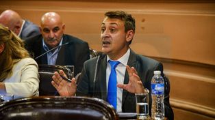 Verborrágico. El presidente de la Comisión Investigadora, Diego Lara, desarrolló durante más de dos horas el dictamen de mayoría.&nbsp;