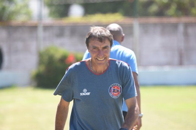 El DT de Central Córdoba. Juan Rossi continuará en Tablada, donde este año jugó el reducido de la C.