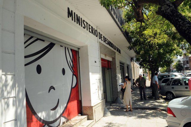Malestar de ATE por la deuda a acompañantes personalizados y reemplazantes de Niñez