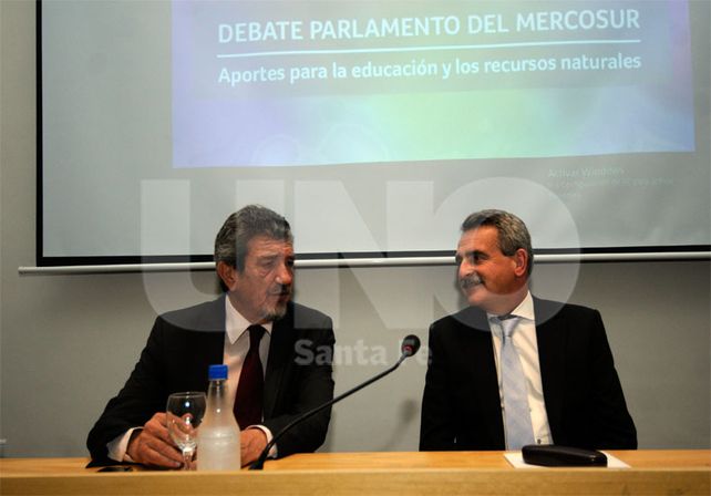 Solo dos. Rossi y Vernet expusieron sus propuestas para llegar al Parlasur / Foto: Mauricio Centurión - Uno Santa Fe