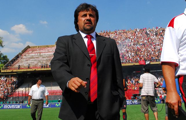 Caruso Lombardi utilizó documentación que el club había presentado en AFA para garantizar el pago de la deuda.
