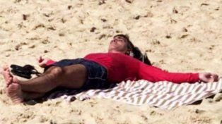 Javier Milei pidió a funcionarios no planear vacaciones en lugares ostentosos como Punta del Este, Miami o Nueva York. Manuel Adorni salió a explicar la medida. En la foto, Toto Caputo en Brasil, durante la gestión Macri.&nbsp;