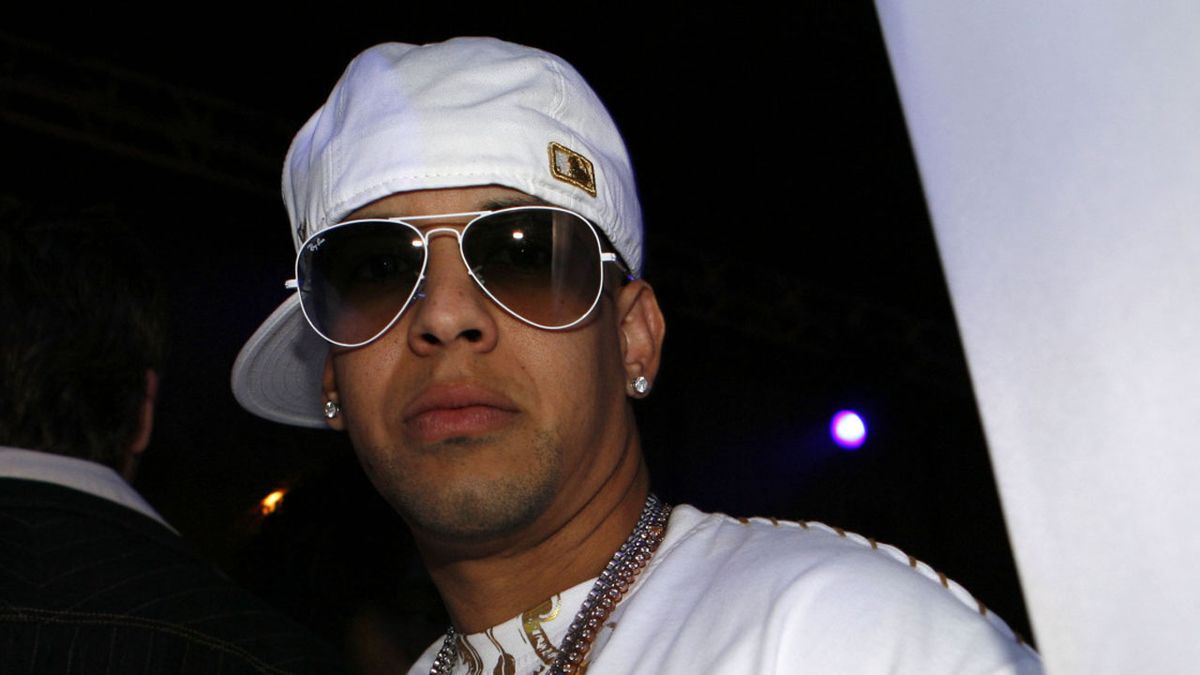 Se hizo pasar por Daddy Yankee y le robó millones en joyas