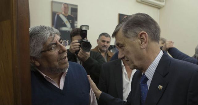 La disputa entre Moyano y el gobierno afecta a toda la sociedad, afirm&oacute; Binner