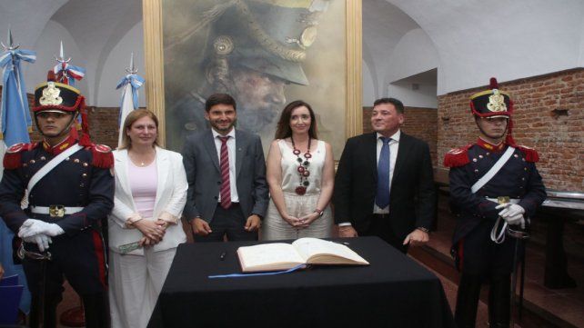 Acto oficial en el Campo de la Gloria