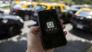 Uber, nuevamente en el centro del debate: esta semana se discutirá una posible regulación en la comisión de Servicios Públicos del Concejo.