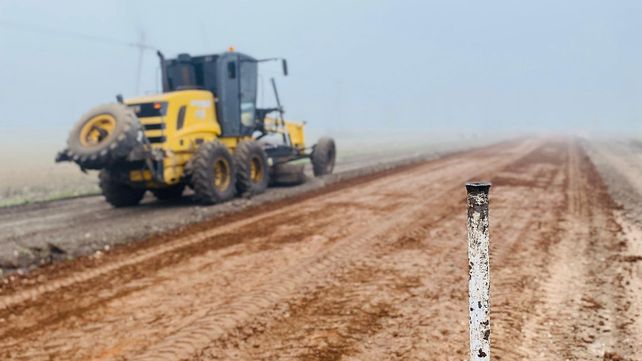 Ya se distribuyeron más de 4.000 metros cúbicos de broza en la ruta 42