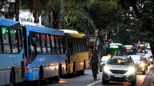Se levantó el paro del transporte y vuelven a circular los colectivos