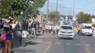 La Peregrinación de los Pueblos se desarrolla un día antes de la celebración del Día de la Madre, bajo el lema Madre, enséñanos a construir y sanar la Patria
