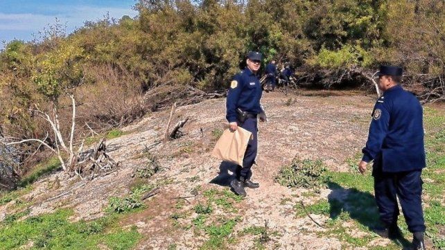 Los efectivos encontraron los restos en una zona complicada de El Palmar.