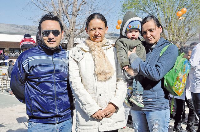 En la escuela. Marcelo y Soledad