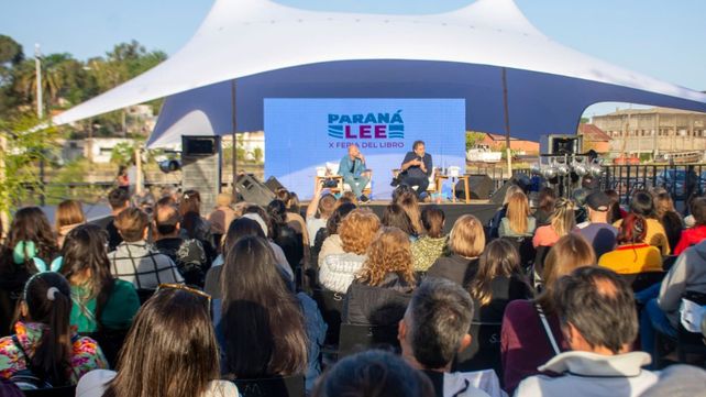 Se desarrolla hoy la última jornada de la Feria del Libro Paraná Lee en la Sala Mayo del Puerto Nuevo. A las 20 será el cierre con Jorge Fandermole