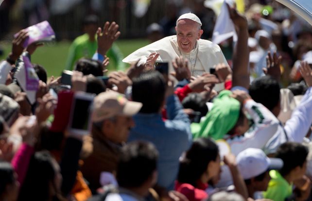 El Papa abordó la defensa del ambiente y reconoció que los pueblos indígenas “tienen mucho que enseñarnos”.