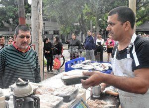 Feria de pescado a precios populares por Semana Santa en la ciudad de Santa Fe