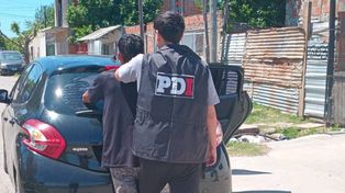 El acusado del crimen en la costa central tenía un trastorno psicótico y había sido detenido 14 veces en un año