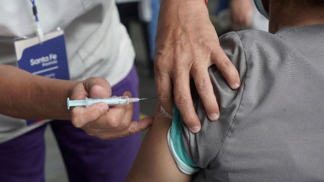Expectativas y preocupaciones en los gremios docentes por el operativo de vacunación