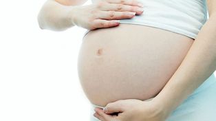 Autorizaron a dos hombres a ser padres por subrogación de vientre