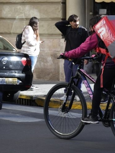 Uno de cada siete rosarinos con empleo sale a buscar más trabajo para subsistir