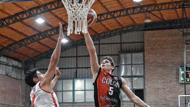Colón perdió ante el puntero Ameghino por una nueva fecha de la Liga Argentina.