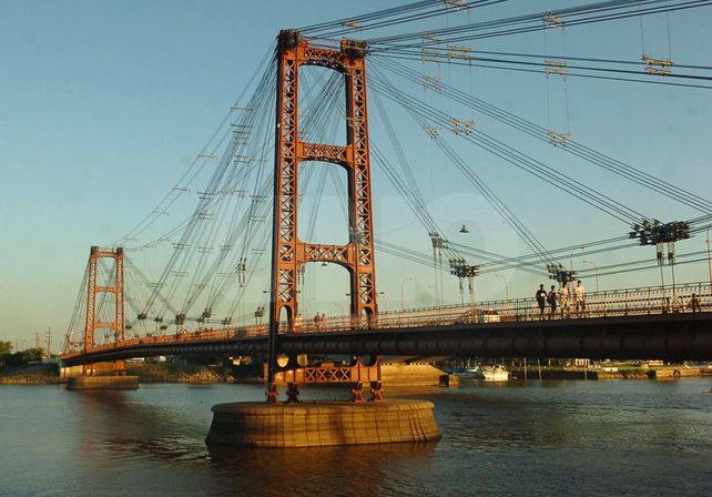 Puente Colgante: evaluarán paso exclusivo de peatones y ciclistas