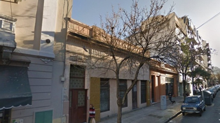 Una mujer atropelló y mató al ladrón en moto que le robó el celular