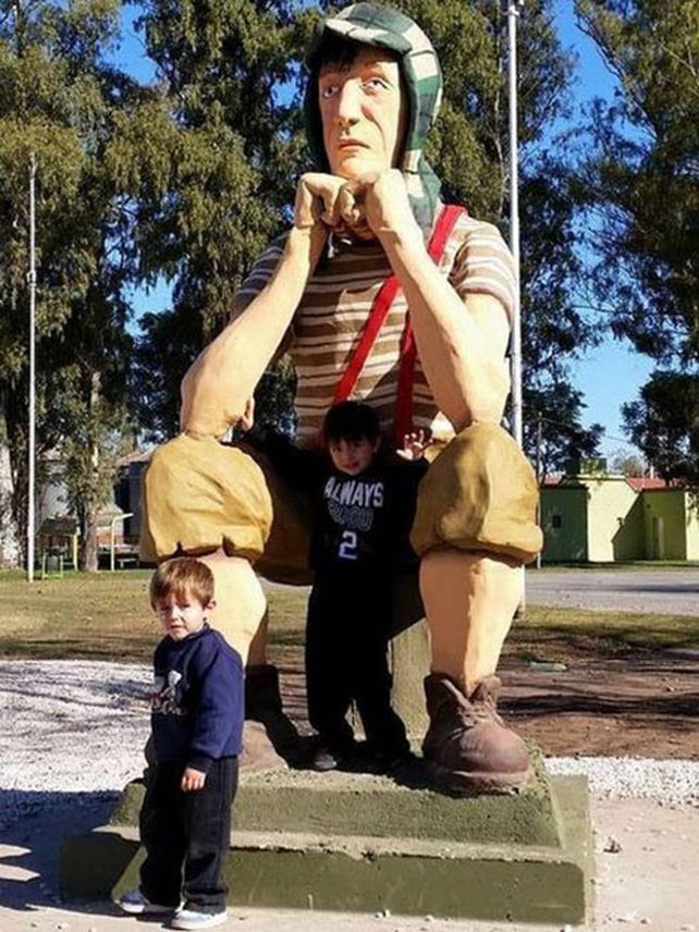 Polémico monumento al Chavo en Córdoba