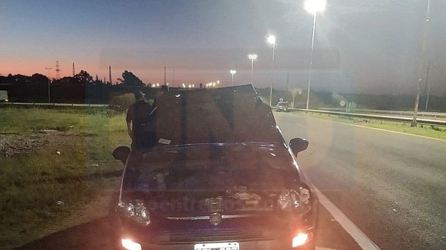 Murió un hombre que fue embestido por un auto en el Acceso Norte