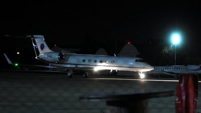 La aeronave de Messi aterrizó pasadas las 212 en Ezeiza.&nbsp;
