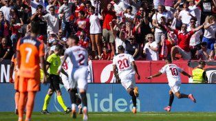 El Sevilla de Almeyda aplastó al Barcelona en la Liga de España
