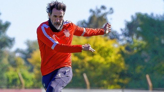 Domínguez tiene una duda en Estudiantes para la final ante Vélez