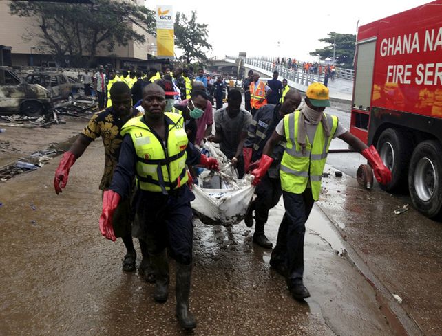 El establecimiento se encontraba colmado de gente que se refugiaba de una tormenta. (Foto:Reuters)