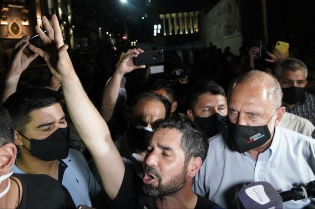 El gobernador Omar Perotti en la marcha