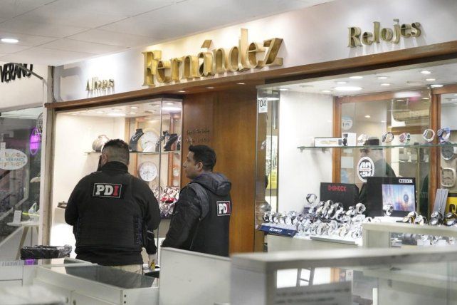 Golpe comando en pleno microcentro: tres delincuentes armados robaron una joyería