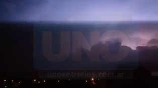 VIDEOS: Así llegaba la tormenta a Paraná