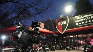 Newells no encuentra una salida para la crisis: un grupo de socios reclamó y hubo incidentes