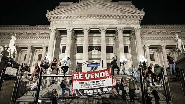 La Libertad Avanza busca sesionar el jueves con un nuevo texto que fija un tope por provincia para la compra de tierras por extranjeros. Habrá movilizaciones&nbsp;