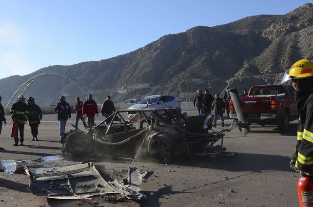 Así quedó el auto del del piloto Bruno Etman luego de golpear muy fuerte contra el paredón en el segundo entrenamiento. El piloto solo sufrió golpes y contuciones leves. Foto: Prensa Top Race