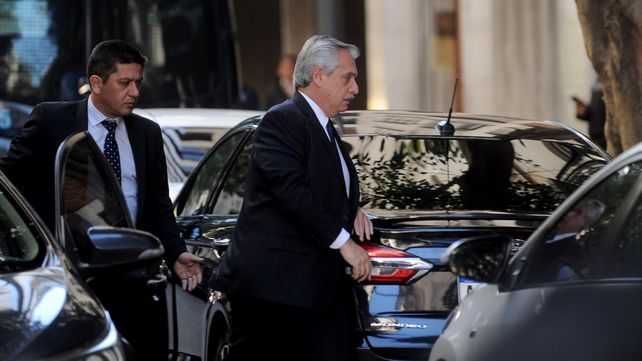 Alberto Fernández visitó a la Vicepresidenta en su casa
