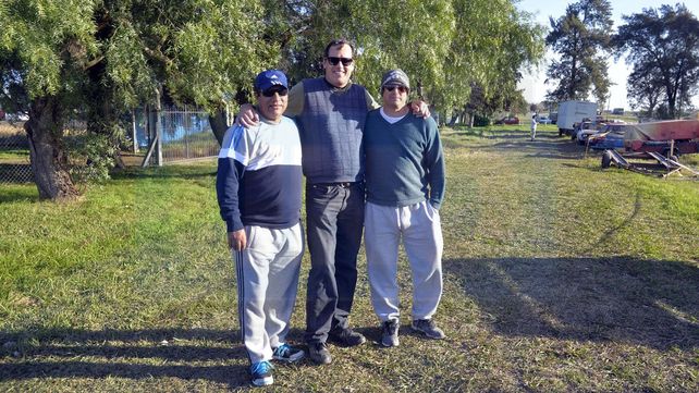 Desde Sunchales. Los amigos de los hermanos Bonelli también llegaron a Paraná para vivir la carrera del TC.&nbsp;