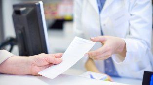 A partir del 1° de julio, por el Decreto N° 345/2024, deberá ser implementada obligatoriamente la receta electrónica