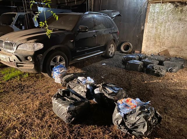 El auto en el que en junio pasado se encontraron 391 kilos de cocaína en Villa Gobernador Gálvez.