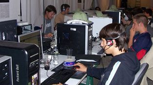 Los argentinos se conectan a internet m&aacute;s tiempo que la media mundial