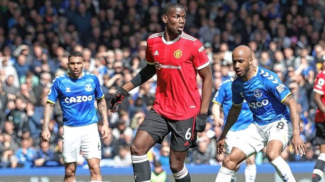 Manchester United perdió con Everton y quedó lejos de las zonas de copas internacionales.