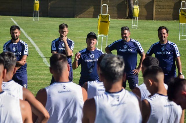 Quilmes busca levantar cabeza en su visita a Racing de Córdoba