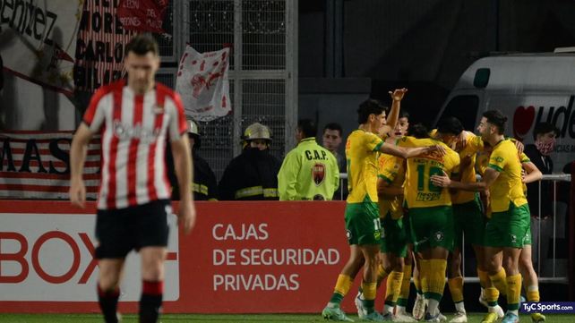Defensa le ganó a Estudiantes un duelo clave por las copas