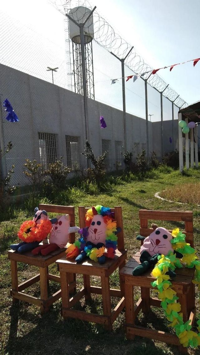 Postal de un Dia del Niño y de la Niña en el pabellón.