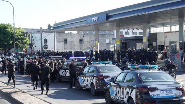 Postales de la protesta frente a Jefatura de Policía de Rosario.