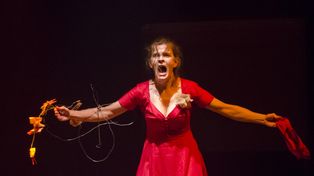 La artista local Vilma Echeverría, responsable de la dramaturgia y la interpretación en “Los cielos de La Diabla”.