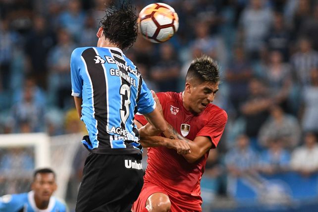 El Rojo no pudo en los penales y el Gremio se queda con la Recopa