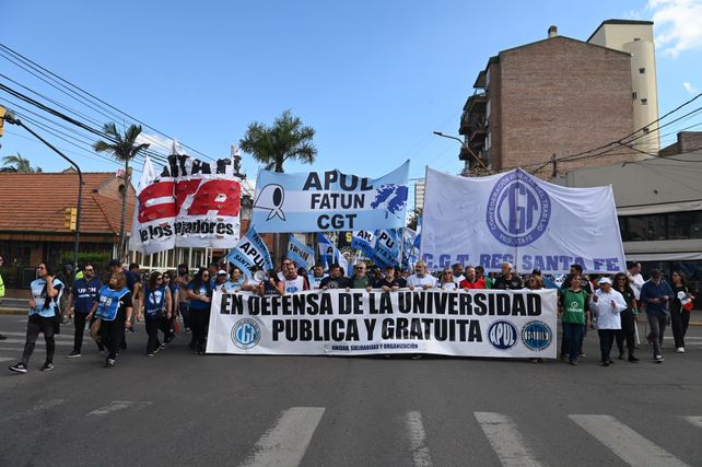 CTA Santa Fe. Participó de la Marcha Federal Universitaria por la Ley de Financiamiento.